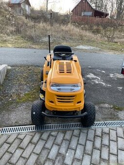 Zahradní traktůrek