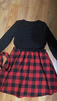 Dámské šaty ve vel. M