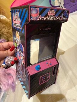 LOL Surprise Arcade heroes boys automat