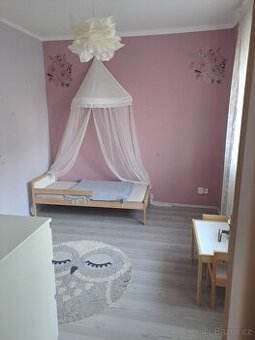 VYBAVENÍ DĚTSKÉHO POKOJE SKŘÍŇ,KOMODA,POSTEL,STOLEK,ŽIDLE