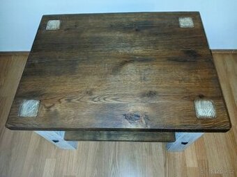 Konferenční stolek