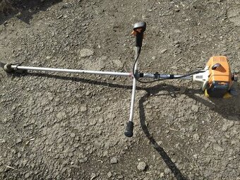 Křovinořez Stihl FS-120 s trojzubým nožem
