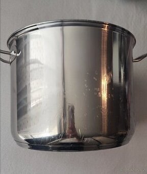 Nerezový hrnec 16l zabalený