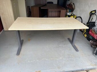 Kancelářský stůl Hobis