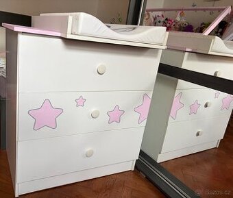 Přebalovací pult s komodou