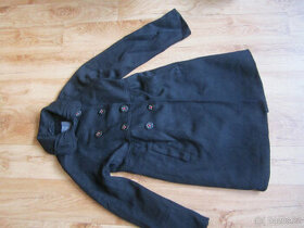 Černý kabát vel. M/L, kvalitní látka, délka 88 cm