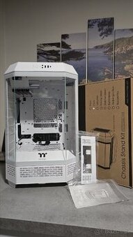 PC skříň Thermaltake Tower 300 + stojánek