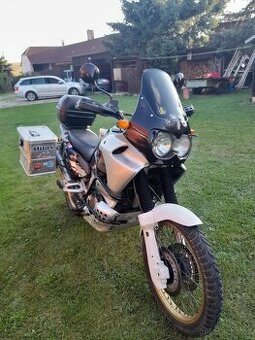 Honda XRV750 Africa Twin RD07