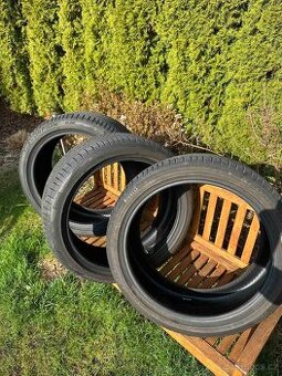 Prodám 2x 255/40/R21 a 1x 235/45/R21 - 1