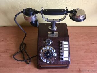 Starý telefon NTT - ZAMLUVENO