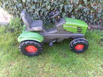 Dětský šlapací traktor Fend zn Rolly Toys.