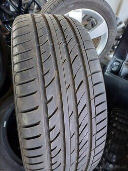 LETNÍ PNEU 235/45/R19 JAKO NOVÉ DOT 2022