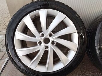 Škoda PEGASUS 8x18 5x112 ET44 - Stříbrná metalíza