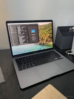 MacBook Air M1 (2020) - 16GB RAM/512GB SSD + příslušenství