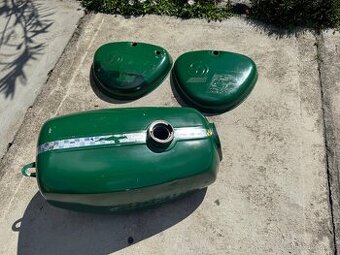 Nádrž a kastlíky Simson S51