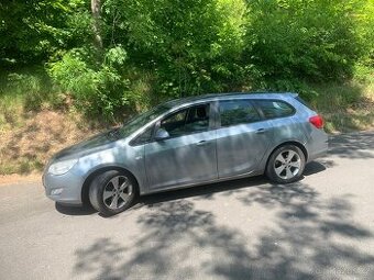 Opel Astra 2011