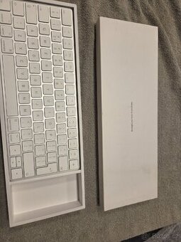 Apple klávesnice