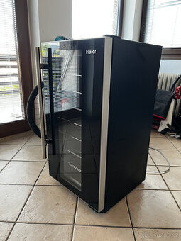 Vinotéka Haier JC-122G