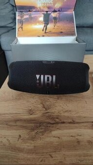 JBL charge 5 černý