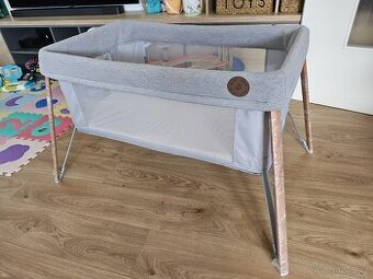 Cestovní postýlka Maxi Cosi Iris Essential Gray
