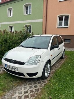 Ford Fiesta 1.3i (51 kW), r. 2004 – STK 3/2026, zimní kola