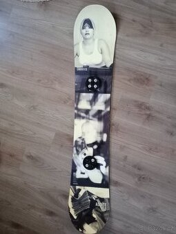 Snowboard Nitro Addict 158 + vázání Union Contact