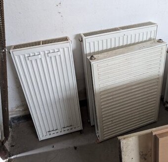 Prodám deskové radiátor - 600 a 400mm