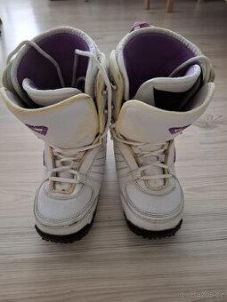 Snowboardové boty vel. 38