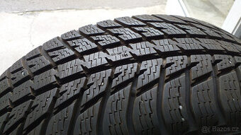 90% zimní pneu Nokian 235/60/18 XL, sada
