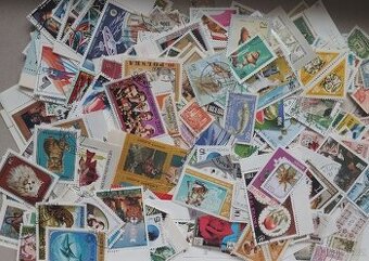 Poštovní známky 600ks