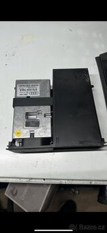 8T0 035 785 A – AMI jednotka Audi (Music Interface)