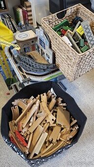 Dřevěná vláčkodráha, dřevěná věž k vláčkům.