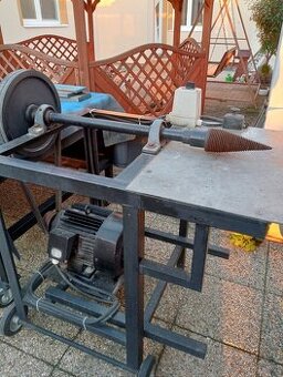 Štiepačka dreva - 1