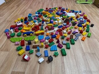 LEGO DUPLO – směs 230 kostek + úložná bedna TOP STAV