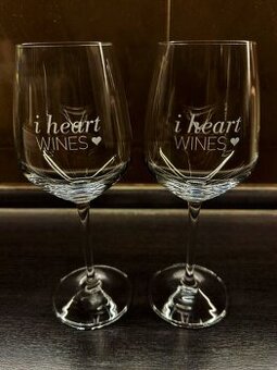 Dvě sklenice na víno