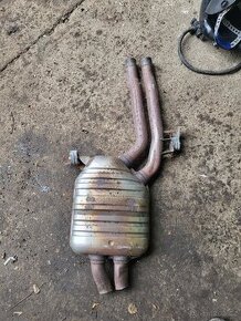 Audi s4 b8 středový díl výfuku