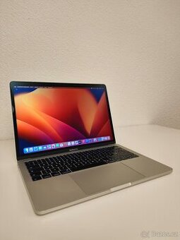 MacBook Pro 2017 | i5 • 8GB • 256GB SSD