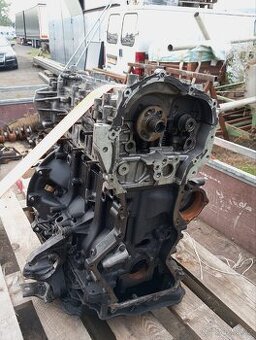 Renault Trafic 2 84kw motor(blok,hlava,klika)