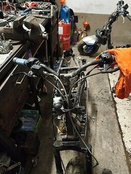 Peugeot vivacity  tkr trekker díly ,