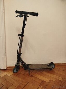 Dětská koloběžka s brzdou na řídítkách a odpružením MID 5 -