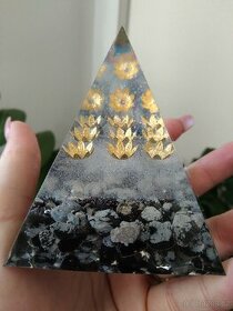 Orgonitová pyramida - Obsidián vločkový
