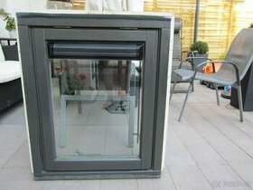 Okno dřevěné s izolačním sklem a ventilačkou 75x88x13c