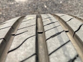 Pneu Goodyear 205/60/16 XL - 1