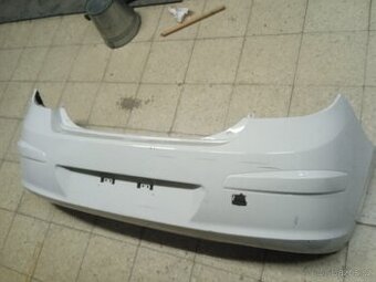 Zadní nárazník Hyundai I30 r. 2008