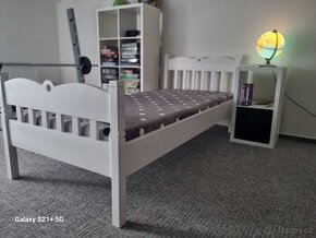 Prodám rustikální dřevěnou postel