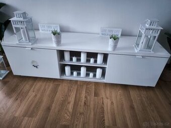TV stolek