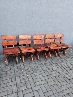 Masivní židle