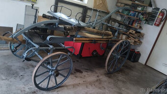 Hasičská stříkačka z roku 1886 plně funkční