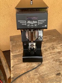 Mlýnek na kávu Victoria Arduino Mythos MYONE