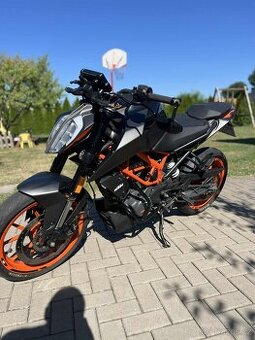 Motocykl KTM Duke 125 r.v.2022